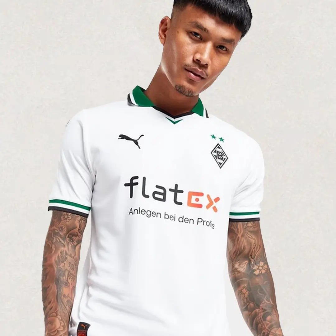 Maillot domicile Mönchengladbach, environ 68–82 cm de longueur × 48–66 cm de largeur à plat, selon la taille