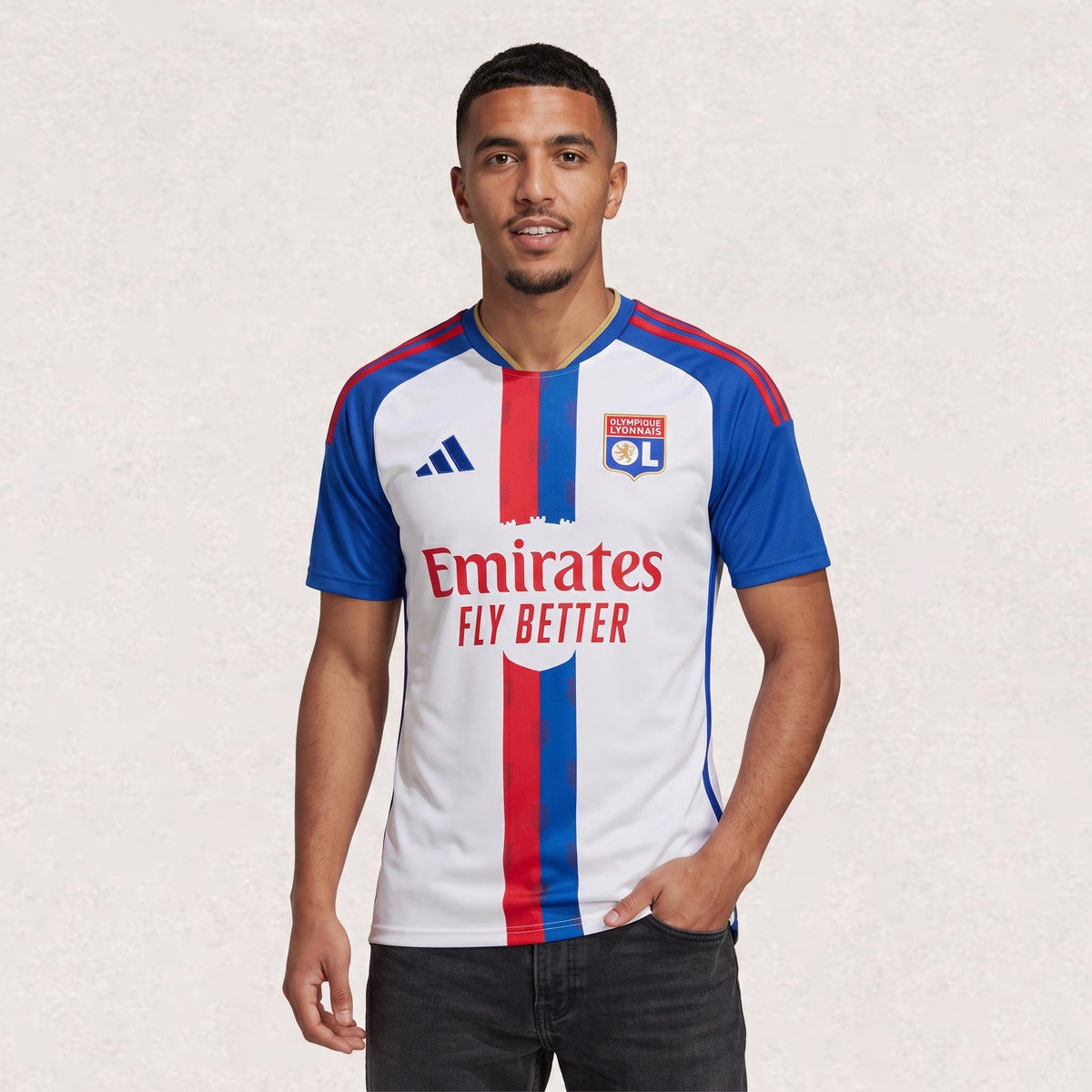 Maillot Olympique Lyonnais domicile 2026/27, versions joueur et supporter, environ 65–82 × 46–64 cm