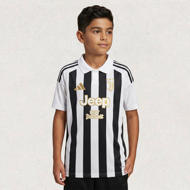 Maillot domicile Juventus 2026/27 enfant, environ 45–63 cm de longueur × 34–46 cm de largeur à plat