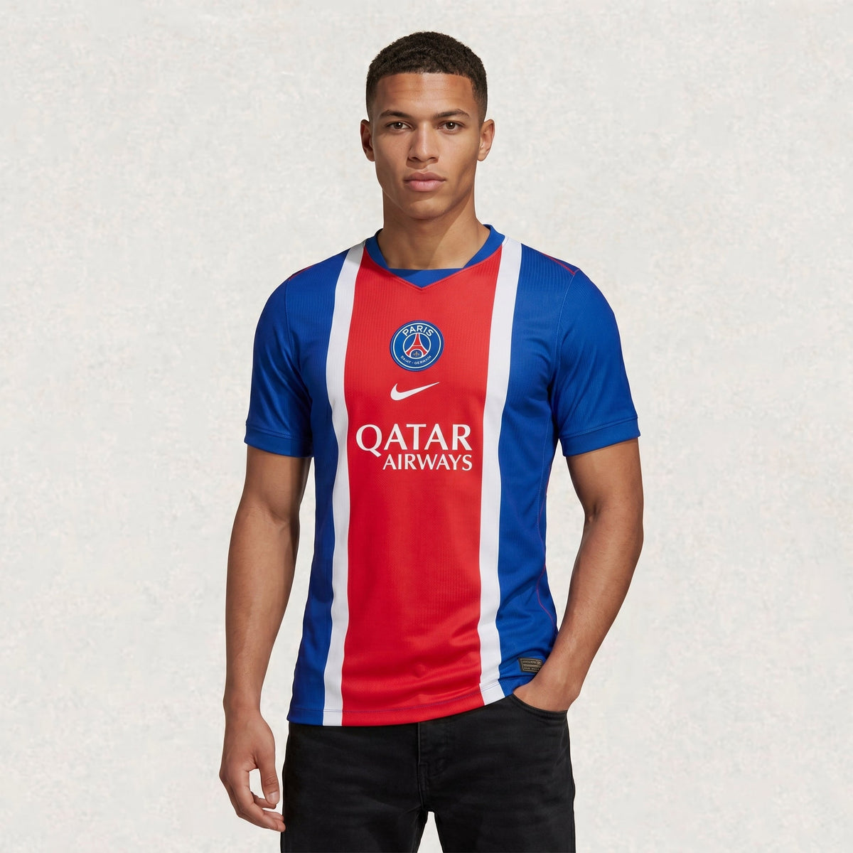 Maillot PSG domicile 2026/27, versions joueur et supporter, env. 68–80 × 48–64 cm
