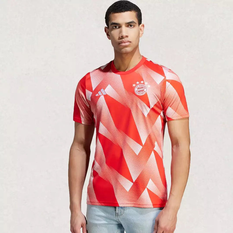 Maillot adidas FC Bayern München avant-match domicile 2023/24, environ 68–82 cm de longueur