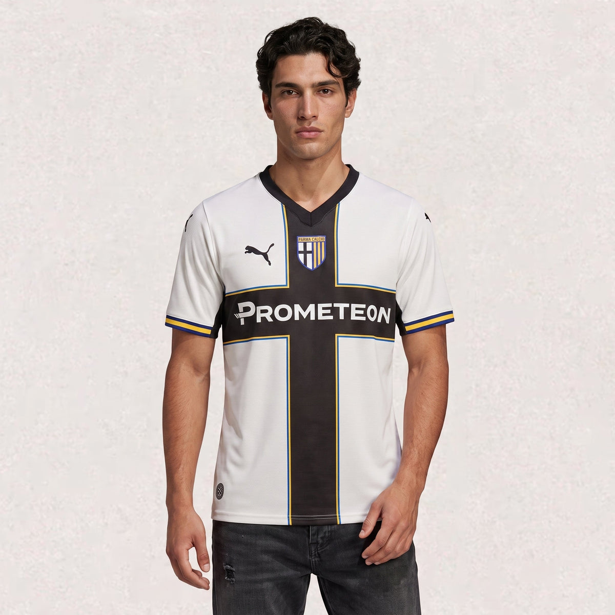 Maillot Parma domicile 2026/27, versions joueur et supporter, env. 68–80 × 48–64 cm
