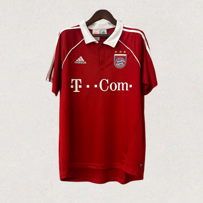 Maillot adidas FC Bayern München domicile rétro 2005/2006 rouge, environ 68–82 × 48–64 cm