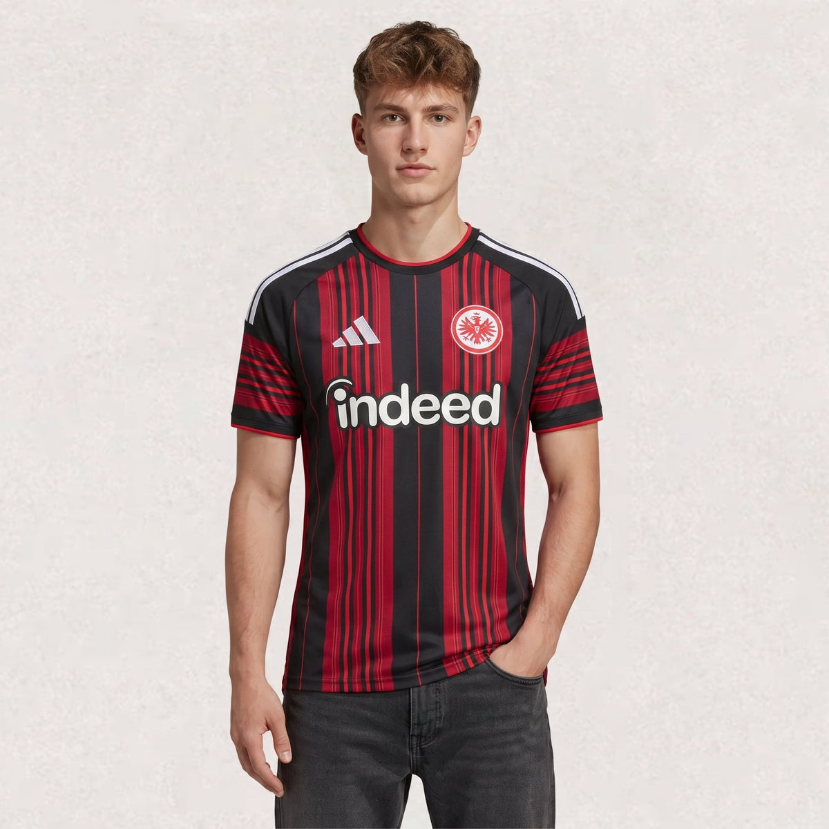 Maillot domicile Eintracht Frankfurt 2026/27, environ 68–82 cm de longueur × 48–65 cm de largeur à plat