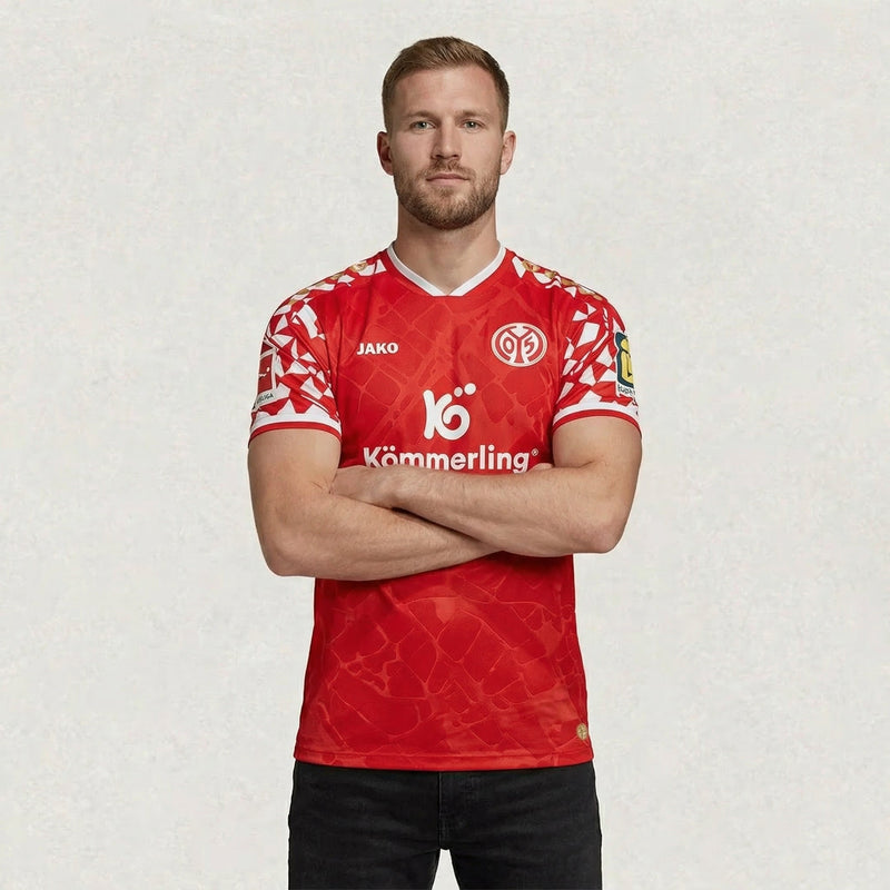 Maillot domicile JAKO Mainz 05 2025/26, longueur approximative de 68–82 cm selon la taille