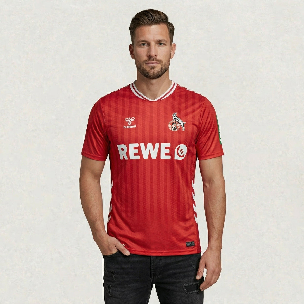 Maillot extérieur hummel 1. FC Köln 2025/26, longueur approximative de 68–82 cm selon la taille