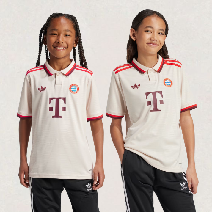 Maillot enfant Bayern écru, environ 45–65 × 34–46 cm (longueur × largeur à plat, selon la taille)