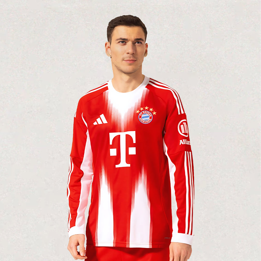 Maillot domicile Bayern 2025/26 à manches longues, environ 68–80 cm de longueur × 48–64 cm de largeur à plat